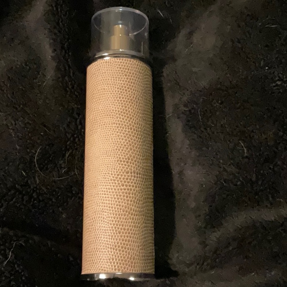 Bath and body works 8oz mist sleeve/cover